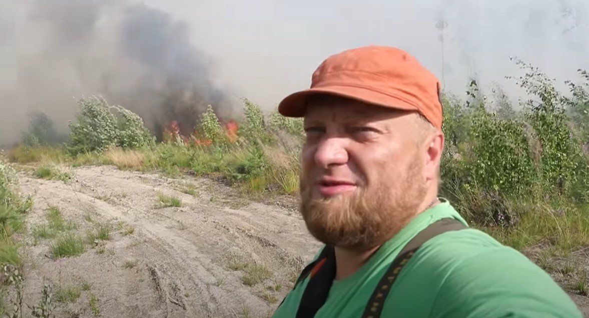 Фотограф Илья Тимин показал видео с квадрокоптера, как горит Сямозерье