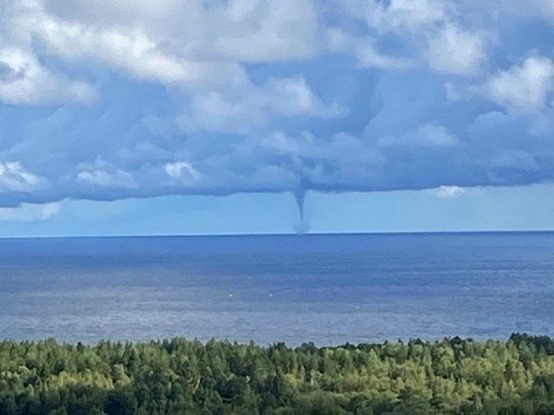 Жителей Карелии предупреждают об угрозе смерчей