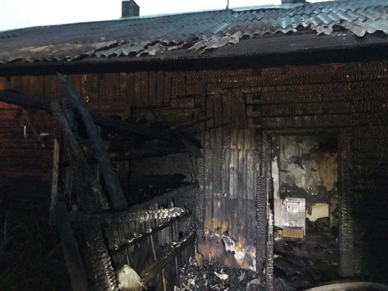 В поселке Лоухи на пожаре погиб мужчина