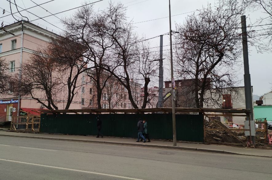 Вибрация, скачки напряжения, запах газа. Прокуратура проверит строительство гостиницы в центре Петрозаводска