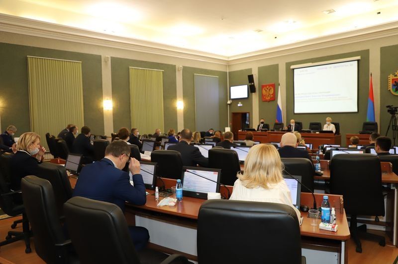 Проект бюджета Карелии на 2022 год принят в первом чтении
