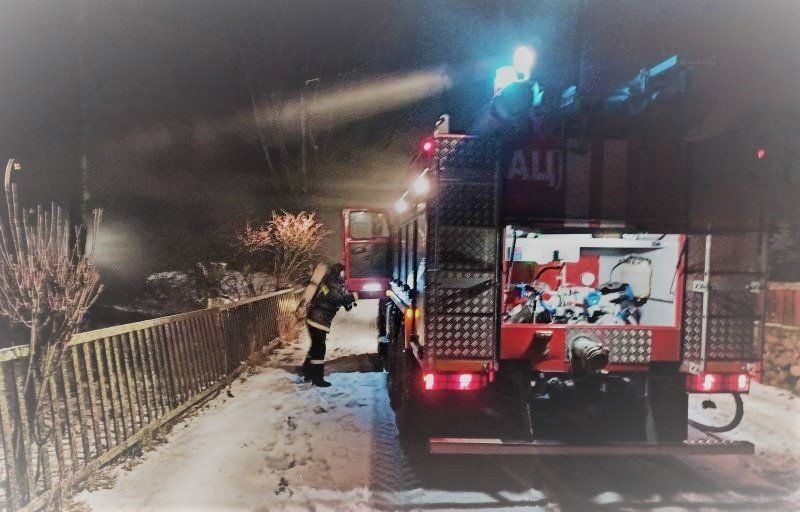 Пожар на турбазе в Карелии тушили два часа