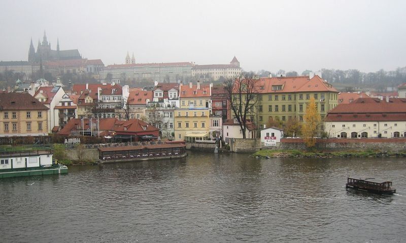 Чехия и Латвия приостановили выдачу виз всем россиянам